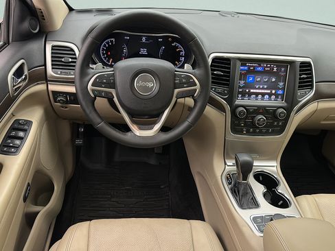 Used 2016 Jeep Grand Cherokee Limited w/ Luxury Group II AWD/4WD image 11