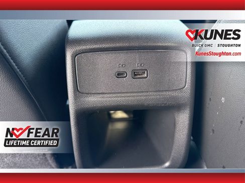 Used 2024 Buick Envista Preferred w/ Advanced Safety Package image 39