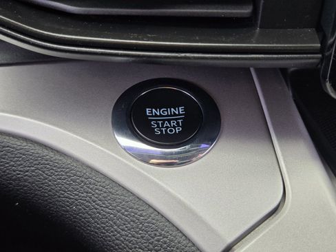 Used 2023 Ford Explorer XLT image 24