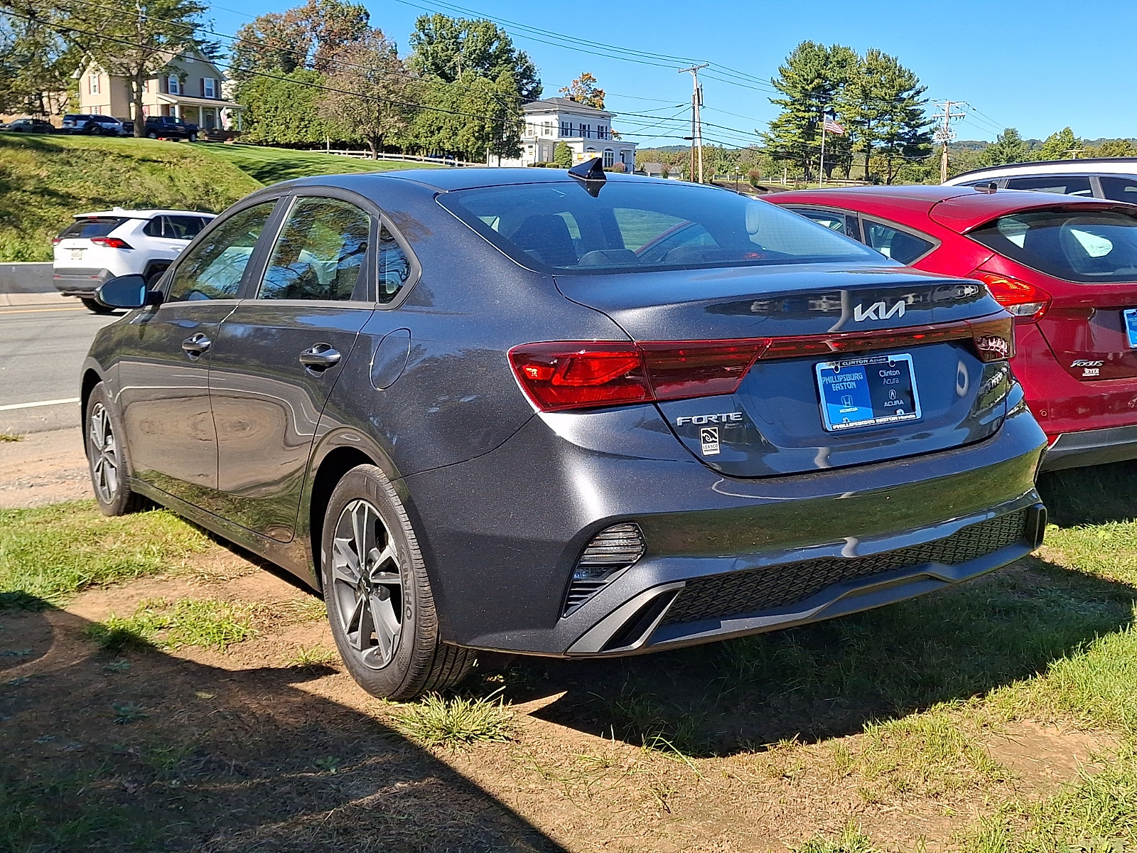 Used 2023 Kia Forte LXS FWD image 4