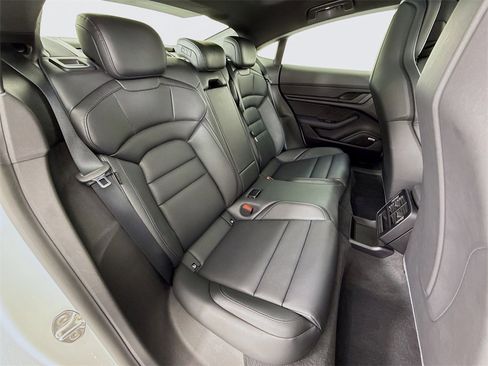 Used 2024 Porsche Taycan image 29