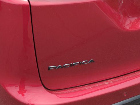 New 2026 Chrysler Pacifica Select FWD image 23