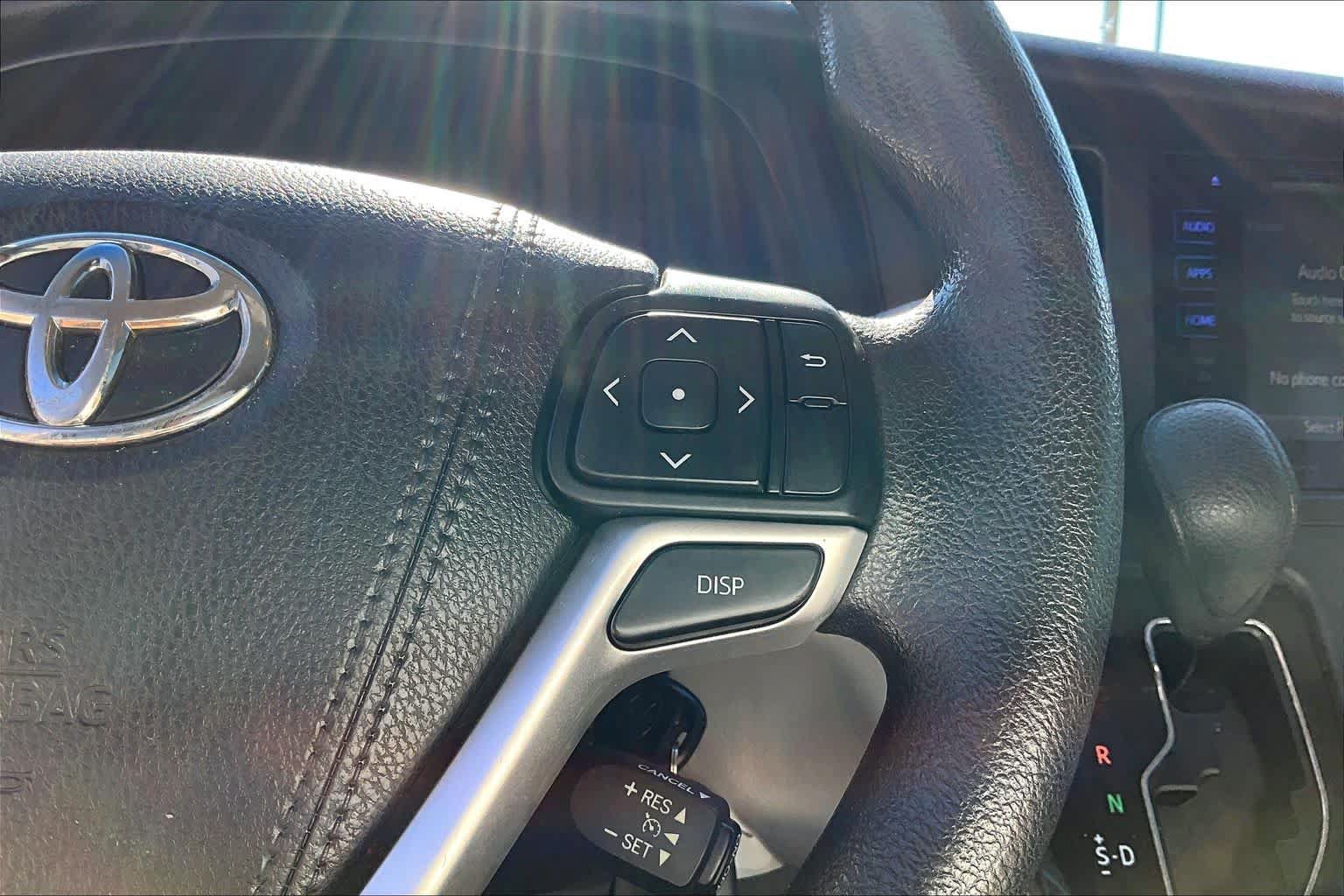 Used 2017 Toyota Sienna LE w/ Protection Package FWD image 21