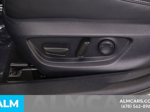 Used 2025 Toyota Camry SE image 30