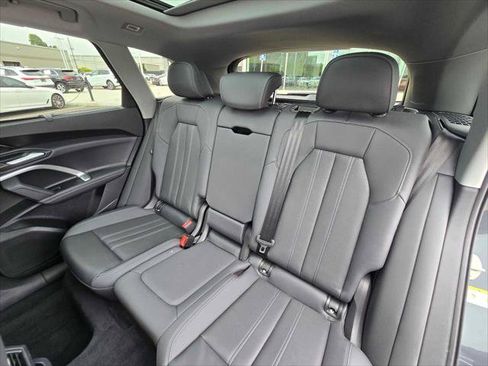 Used 2025 Audi Q5 Premium Plus w/ Premium Plus AWD/4WD image 17