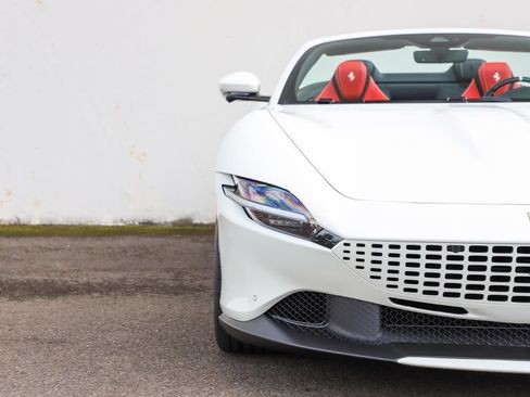 Certified 2026 Ferrari Roma Spider RWD image 41