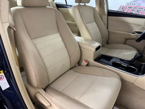 Used 2017 Toyota Camry LE FWD image 30