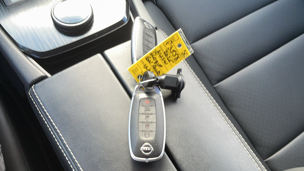 Used 2025 Nissan Rogue SV w/ SV Premium Package AWD/4WD image 26