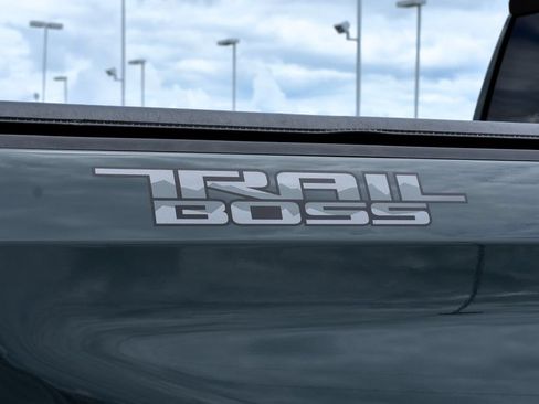 Used 2025 Chevrolet Silverado 1500 Custom Trail Boss w/ Dark Appearance Package AWD/4WD image 13