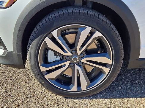 New 2026 Volvo V60 B5 Cross Country Plus w/ Protection Package Premier image 10