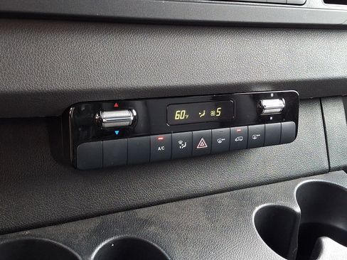 Used 2023 Mercedes-Benz Sprinter 2500 image 17