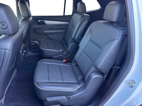 Used 2025 Buick Enclave Preferred image 14