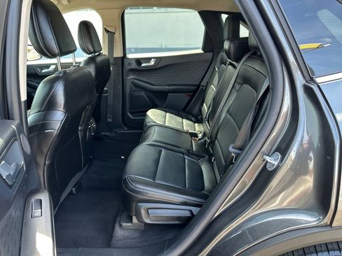 Used 2020 Ford Escape Titanium w/ Titanium Premium Package 2.0 AWD/4WD image 15