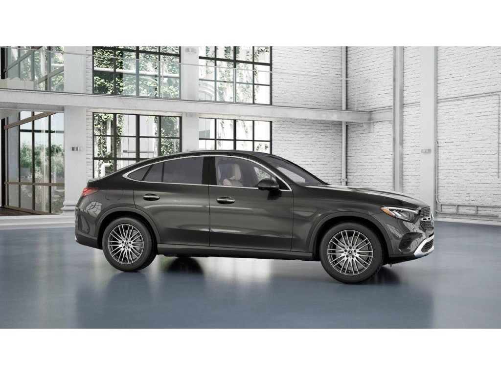 Used 2025 Mercedes-Benz GLC 300 4MATIC image 14
