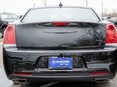 Used 2023 Chrysler 300 Touring L w/ Popular Equipment Group image 7