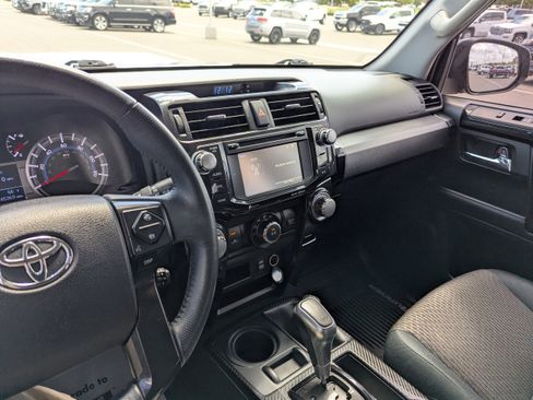 Used 2018 Toyota 4Runner TRD Off-Road AWD/4WD image 22