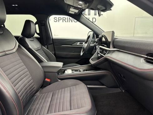 Certified 2025 Ford Explorer ST-Line w/ ST-Line Street Pack image 10