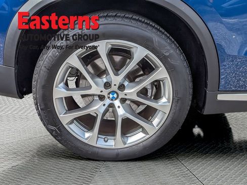 Used 2022 BMW X5 xDrive40i AWD/4WD image 29