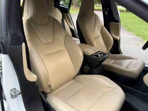 Used 2015 Tesla Model S 85 RWD image 7
