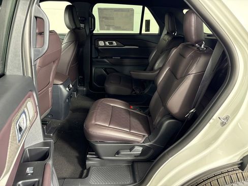 New 2026 Ford Explorer Platinum image 32