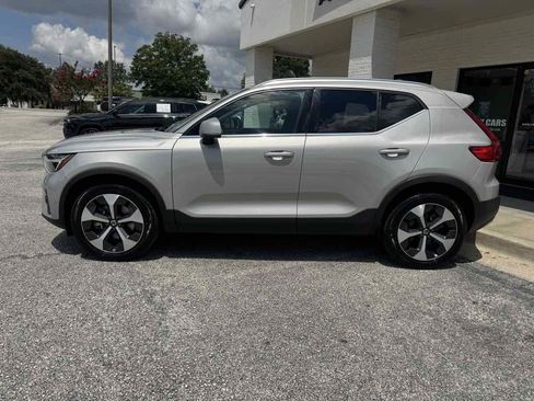 Used 2025 Volvo XC40 B5 Plus AWD/4WD image 45