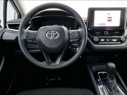 Used 2026 Toyota Corolla LE FWD image 6