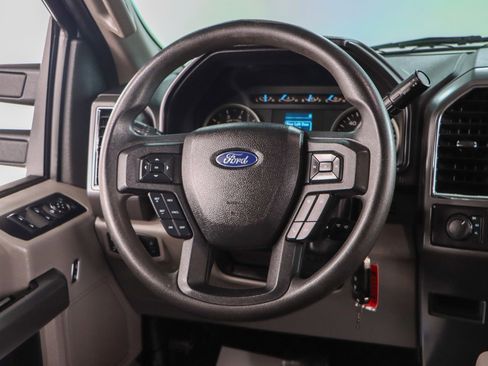 Used 2015 Ford F150 XLT image 12