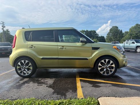 Used 2013 Kia Soul ! w/ Premium Pkg FWD image 5