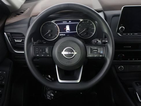 Used 2023 Nissan Rogue SV image 34