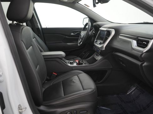 Used 2023 GMC Acadia SLT w/ Elevation Edition image 14