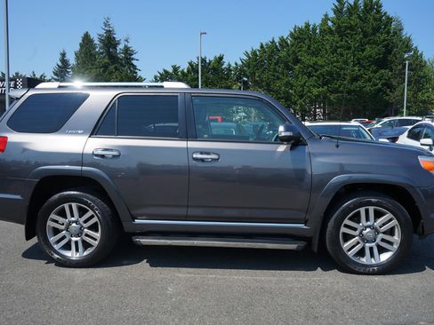 Used 2013 Toyota 4Runner Limited AWD/4WD image 7