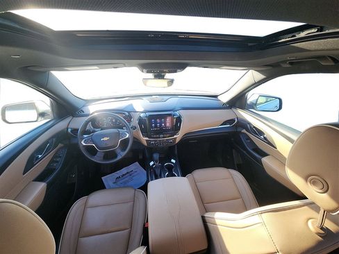 Used 2023 Chevrolet Traverse Premier image 12