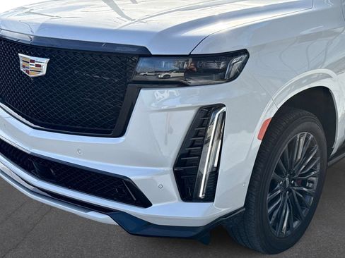 Used 2024 Cadillac Escalade V image 9