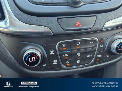 Used 2018 Chevrolet Equinox LT FWD image 21