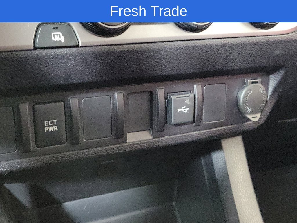 Used 2022 Toyota Tacoma SR5 w/ SR5 Appearance Package (SM) RWD image 21