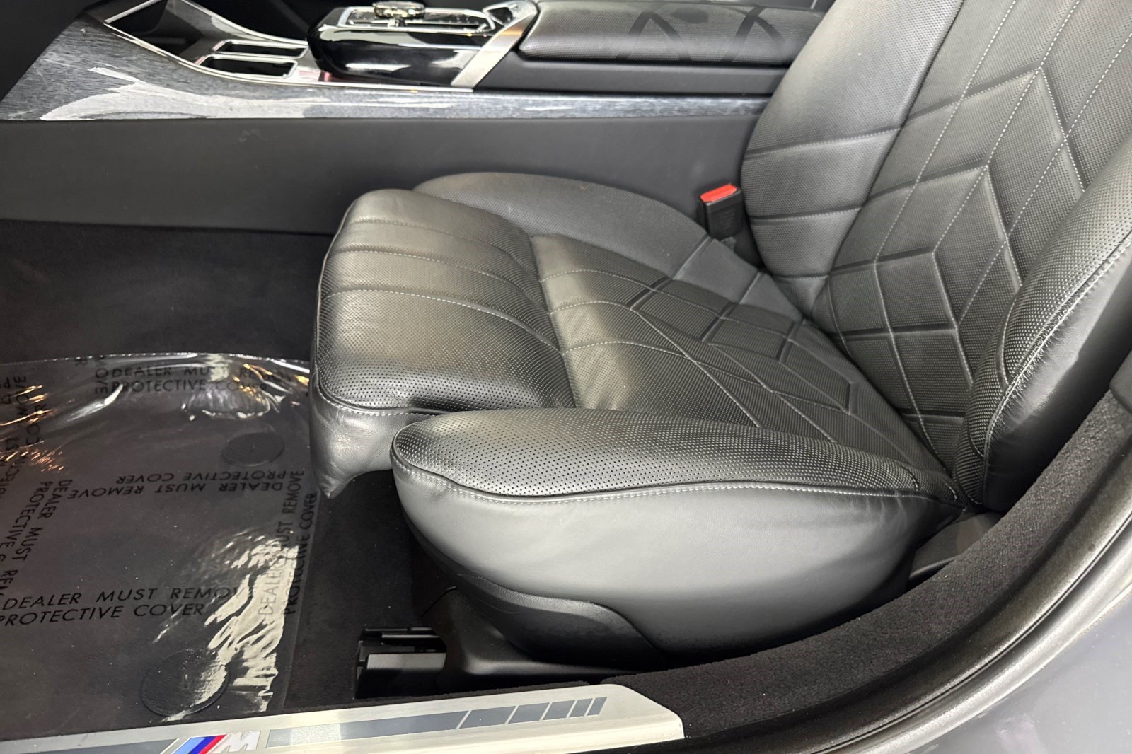 Used 2023 BMW i7 xDrive60 AWD/4WD image 15