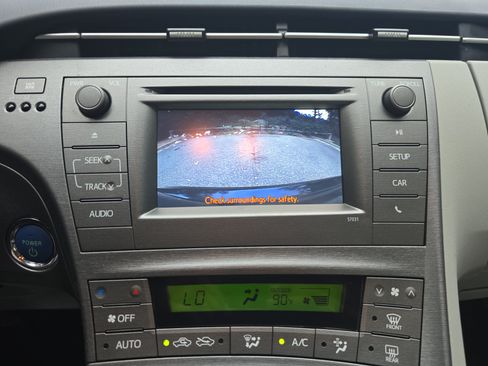 Used 2015 Toyota Prius Two FWD image 21