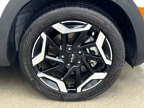 Used 2024 Kia Seltos SX image 11