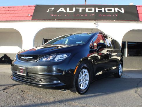 Used 2020 Chrysler Voyager Lxi image 32