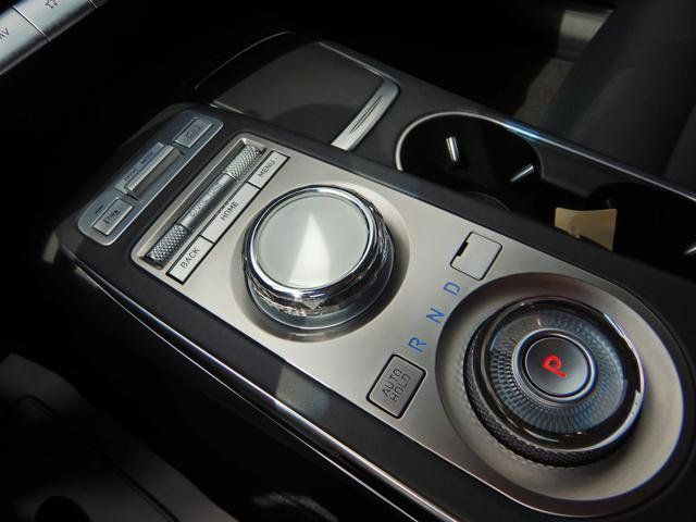 Used 2025 Genesis GV70 2.5T AWD/4WD image 19