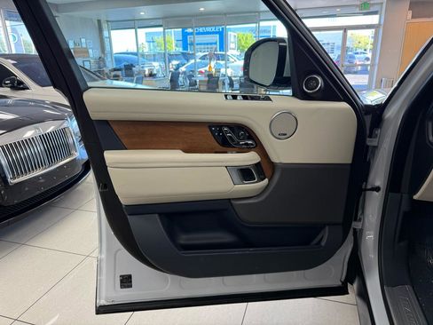Used 2019 Land Rover Range Rover HSE AWD/4WD image 9