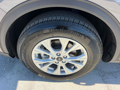 Used 2025 Ford Escape Active AWD/4WD image 11