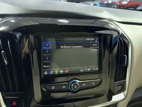 Used 2023 Chevrolet Traverse LS FWD image 36