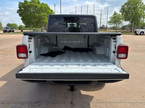 Used 2023 Jeep Gladiator Sport AWD/4WD image 26
