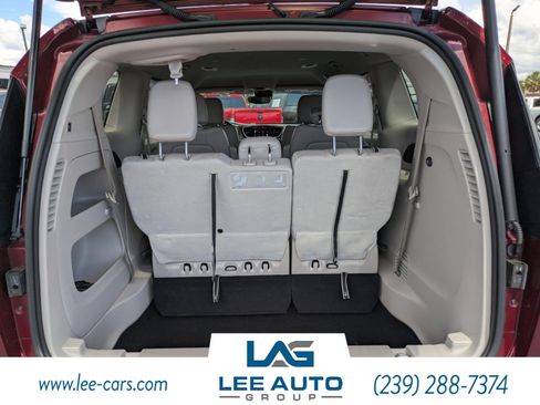 Used 2021 Chrysler Pacifica Touring-L FWD image 10