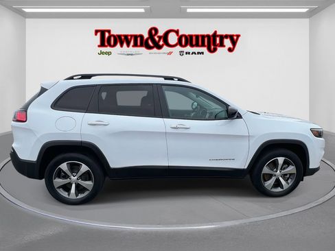Used 2022 Jeep Cherokee Limited image 4