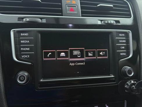 Used 2017 Volkswagen GTI SE FWD image 35