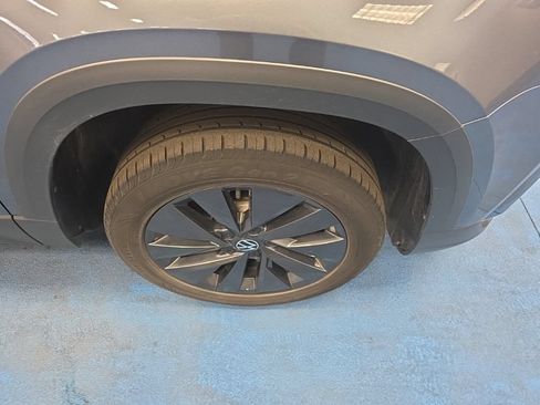 Used 2024 Volkswagen Taos S FWD image 4