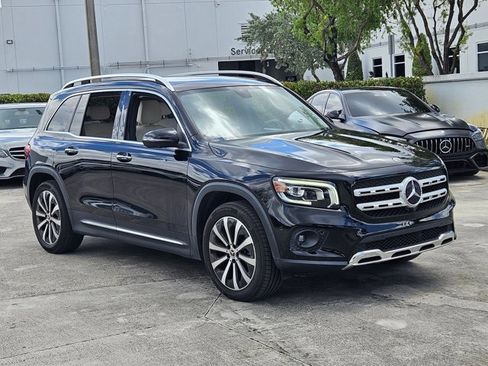 Used 2023 Mercedes-Benz GLB 250 4MATIC image 3