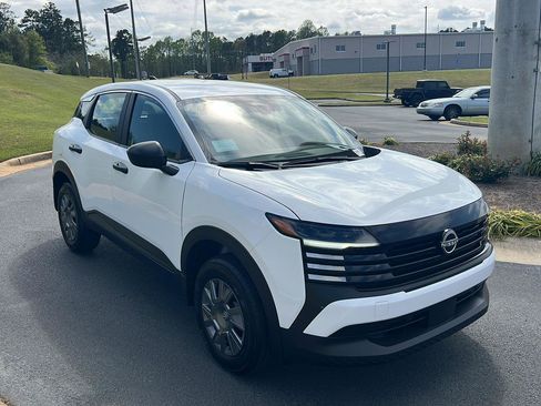 New 2026 Nissan Kicks S image 8